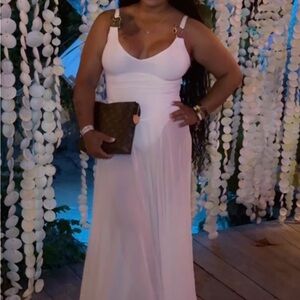 Elegant White Maxi Dress with Gold-Detail Straps